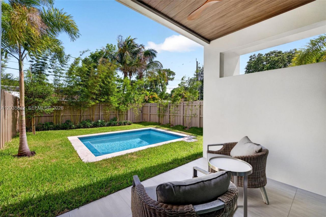 910 SE 13th St , Fort Lauderdale, FL 33316 Photo