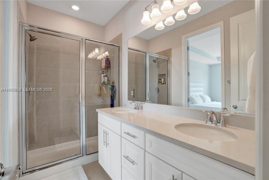 5140 Eucalyptus Dr , Unit 5, Hollywood, FL 33021 Photo