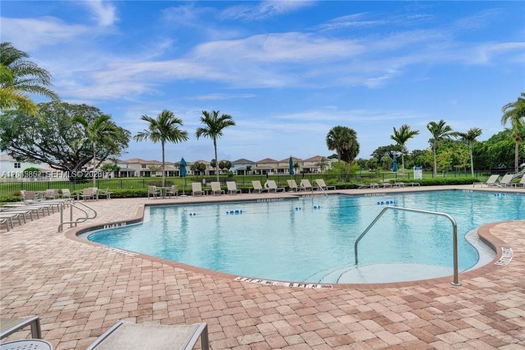 5140 Eucalyptus Dr , Unit 5, Hollywood, FL 33021 Photo