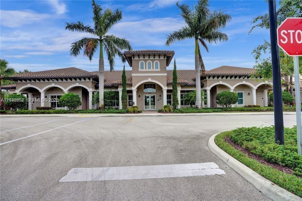 5140 Eucalyptus Dr , Unit 5, Hollywood, FL 33021 Photo