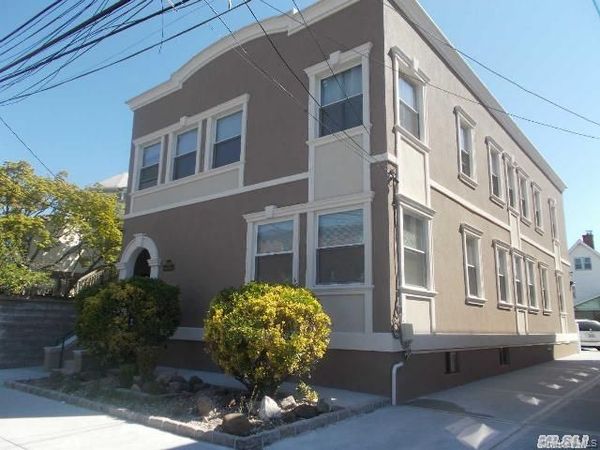 40-11 214th Place , Unit 2R, Bayside, NY 11361