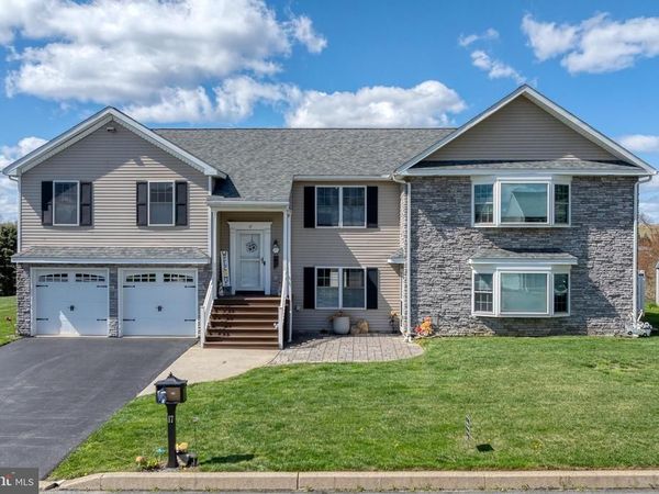17 VICKILEE DRIVE, WRIGHTSVILLE, PA 17368