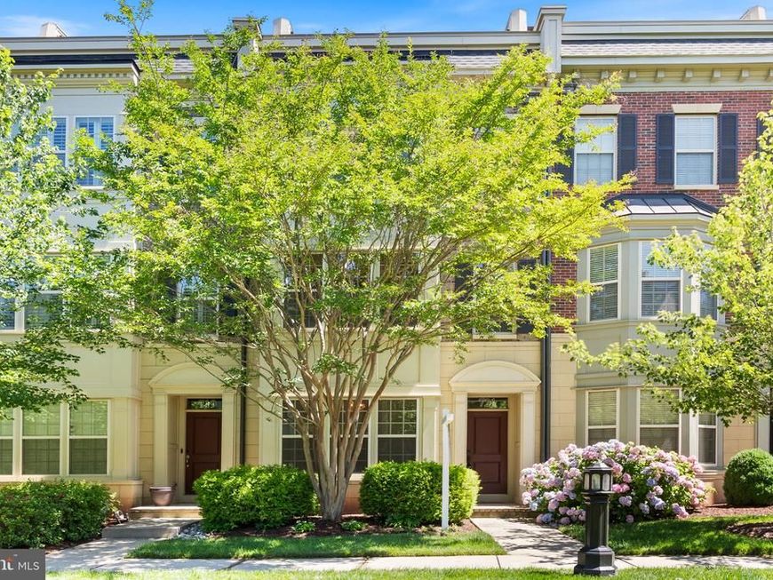 721 River Mist Drive, Oxon Hill, MD 20745 Main Photo