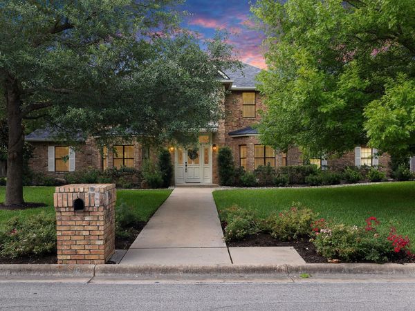 10 Oak VW, Round Rock, TX 78664