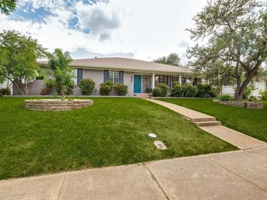 9421 Meadowknoll Drive, Dallas, TX 75243