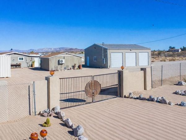 2467 Sand Drive, Landers, CA 92285