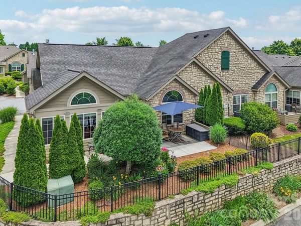 174 Summerfield Place, Flat Rock, NC 28731