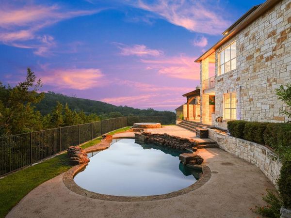 121 Burgess LN, Austin, TX 78738