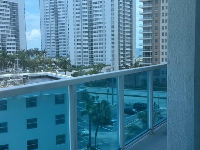 1945 S Ocean Drive, Unit 509, Hallandale Beach, FL 33009 Photo