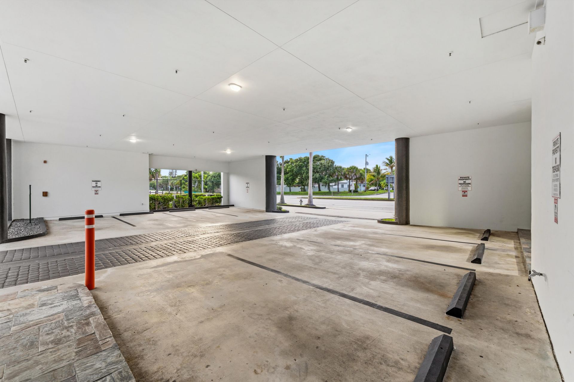 1000 Southern Boulevard, West Palm Beach, FL 33405 Photo