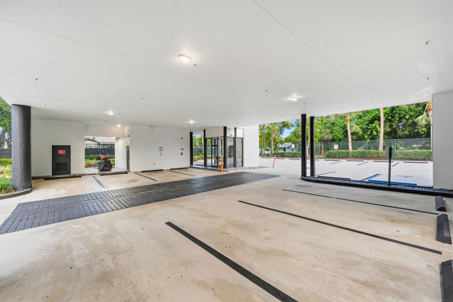 1000 Southern Boulevard, West Palm Beach, FL 33405 Photo