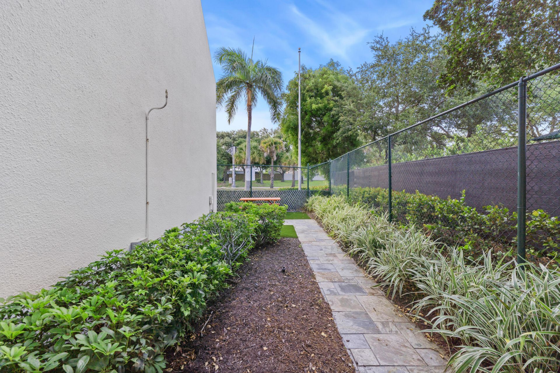 1000 Southern Boulevard, West Palm Beach, FL 33405 Photo