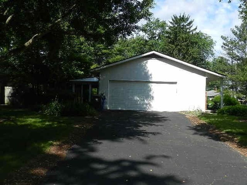 1475 London Drive , Columbus, OH 43221 Photo 3