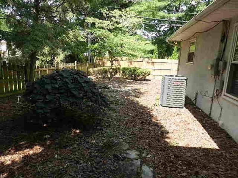 1475 London Drive , Columbus, OH 43221 Photo 5