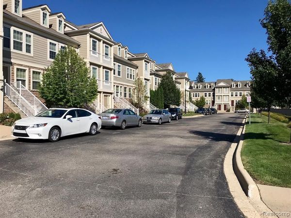 1089 Foxboro , Troy, MI 48083