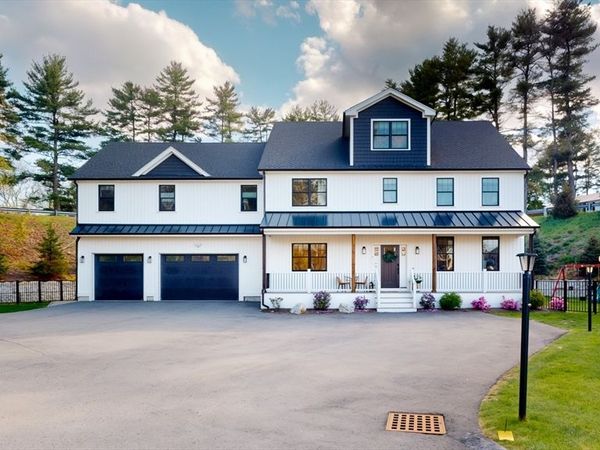 4 Lincoln Ct, Medfield, MA 02052