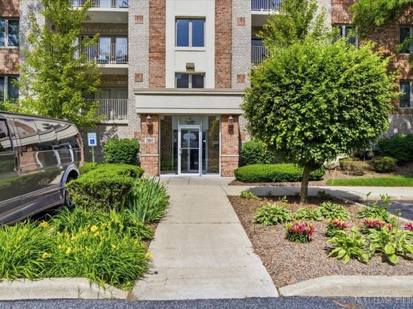 7841 W 157th Street , Unit 104, Orland Park, IL 60462