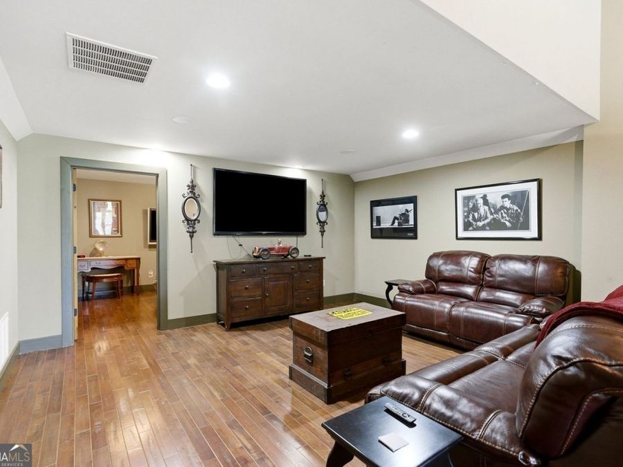 Property Image 130