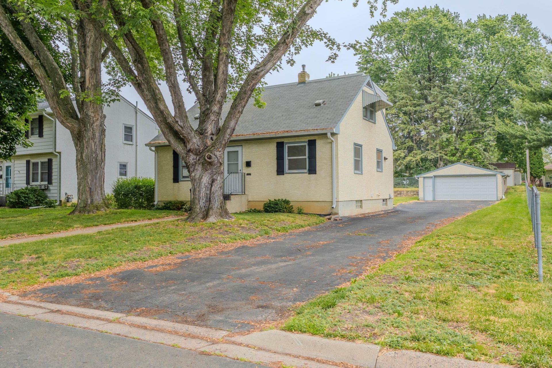109 23rd Avenue S, South Saint Paul, MN 55075