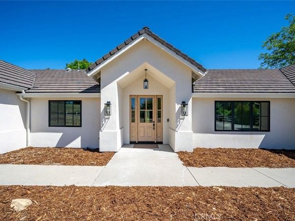 1090 Jordan Lane, Templeton, CA 93465