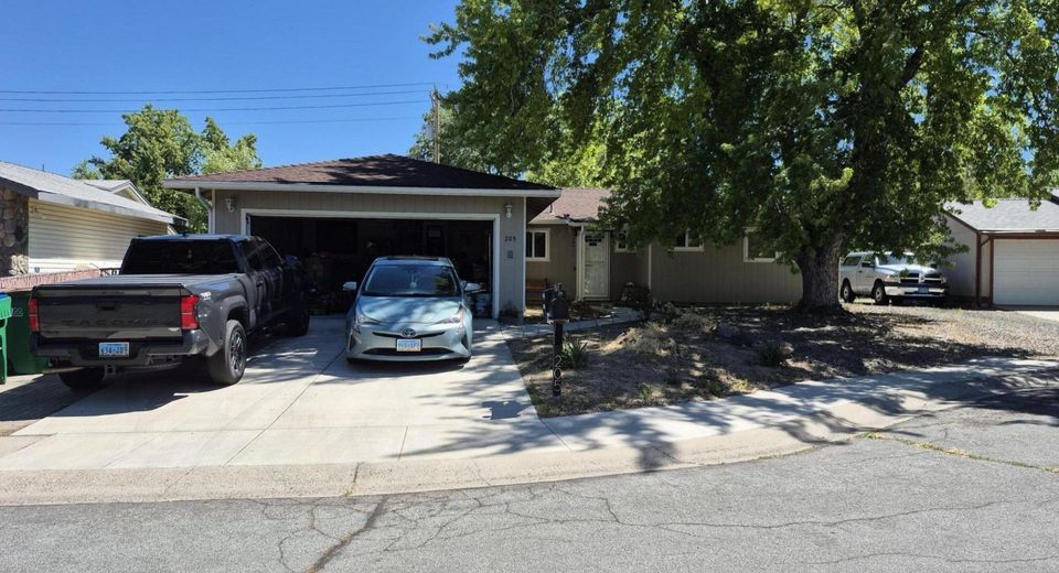 205 Pine Lane, Carson City, NV 89706 Photo