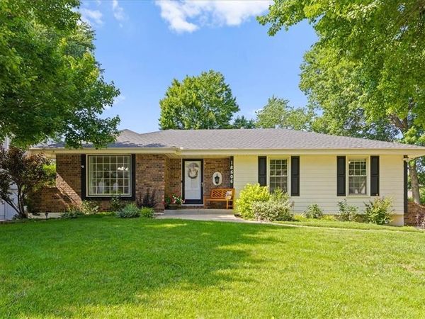 18606 E 28th Street, Independence, MO 64057