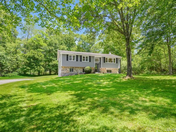 17 Regent Drive , Hopewell Junction, NY 12533