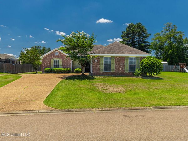 624 Post Oak Place, Pearl, MS 39208