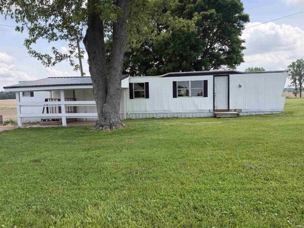 900 W SR 18 Road, Hartford City, IN 47348