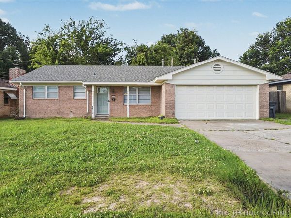 8512 E 24th Place, Tulsa, OK 74129