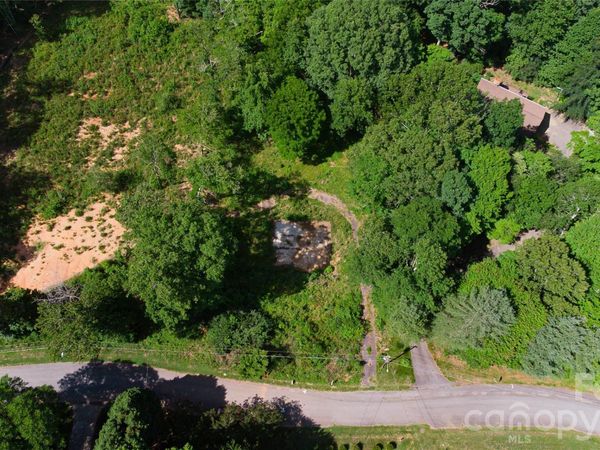 466 27th Avenue Circle NW, Hickory, NC 28601