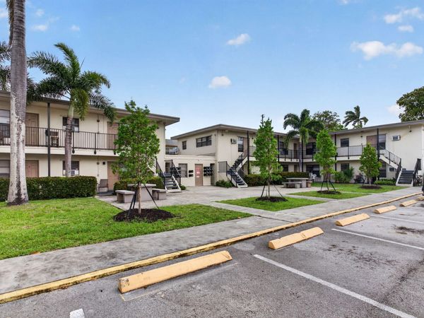 2275 NE 12th Street, Unit 13, Pompano Beach, FL 33062
