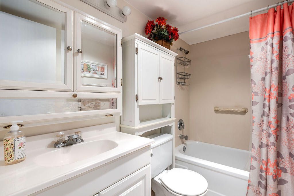 393 Windsor, West Palm Beach, FL 33417 Photo