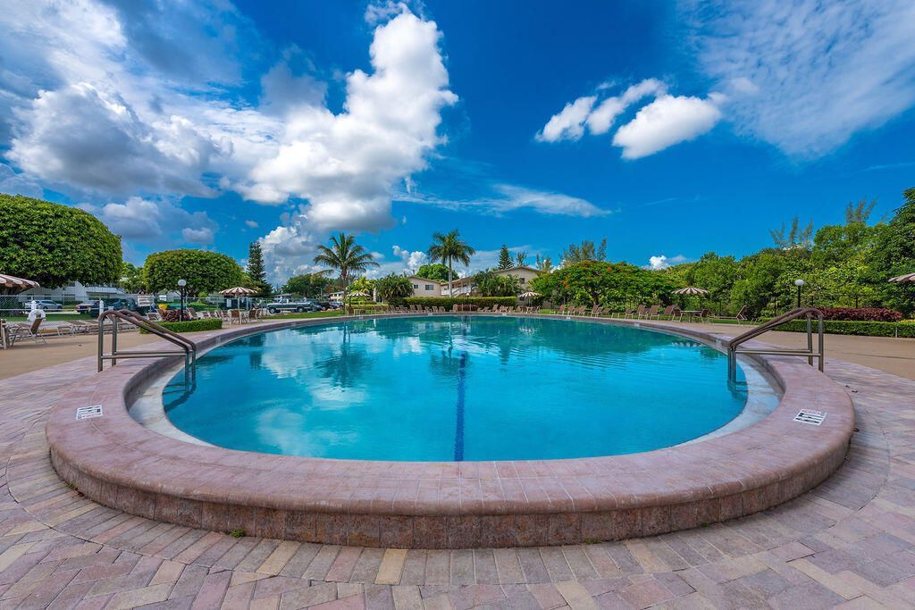 393 Windsor, West Palm Beach, FL 33417 Photo
