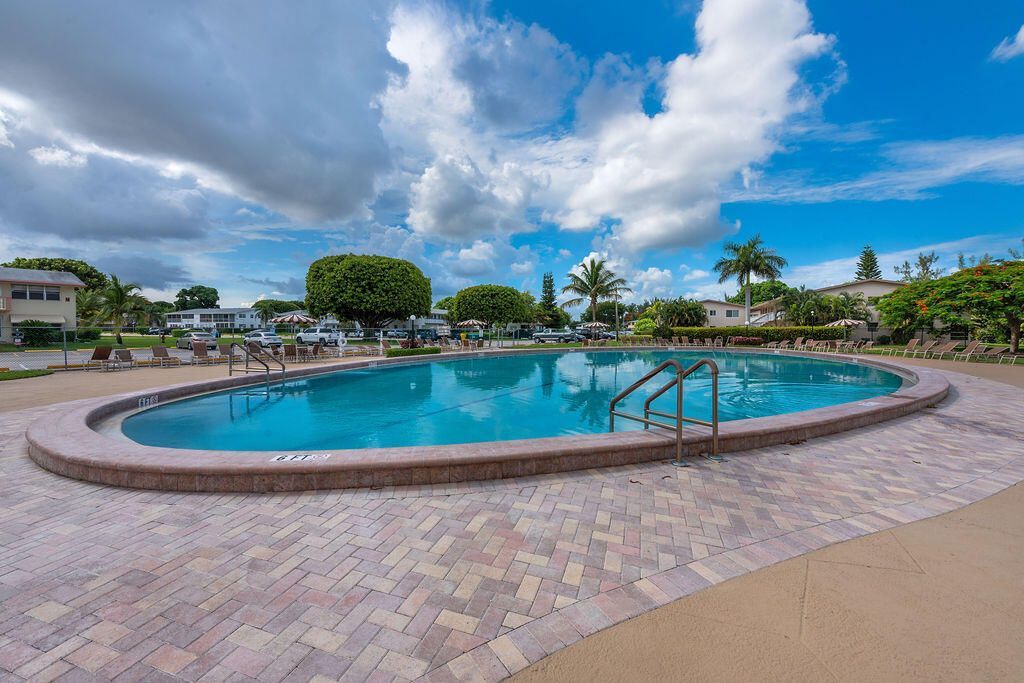 393 Windsor, West Palm Beach, FL 33417 Photo