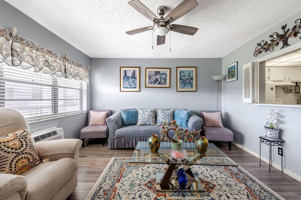 393 Windsor, West Palm Beach, FL 33417 Photo