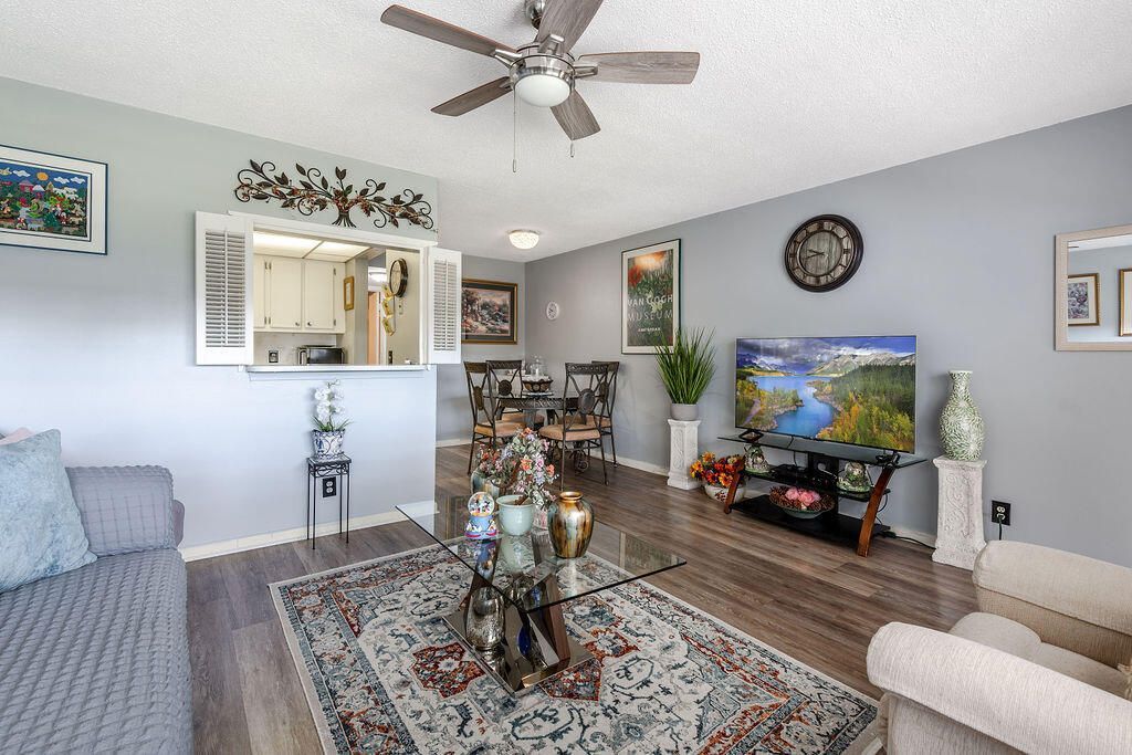 393 Windsor, West Palm Beach, FL 33417 Photo