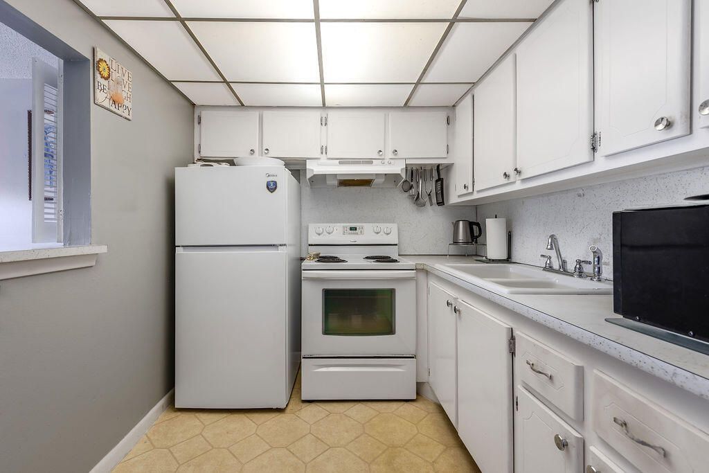 393 Windsor, West Palm Beach, FL 33417 Photo