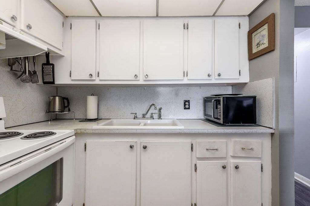 393 Windsor, West Palm Beach, FL 33417 Photo