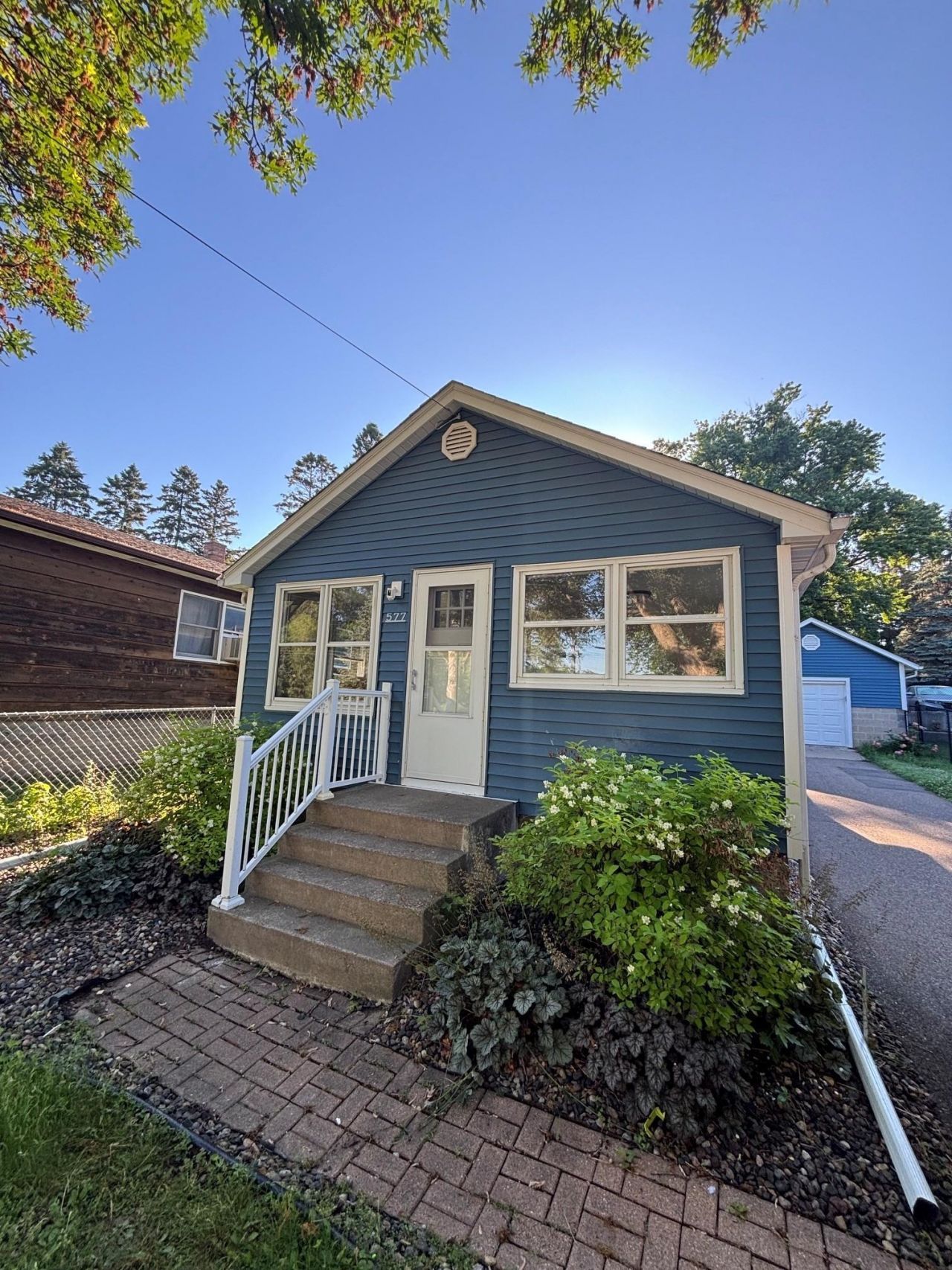 577 Glenbrook Avenue N, Oakdale, MN 55128