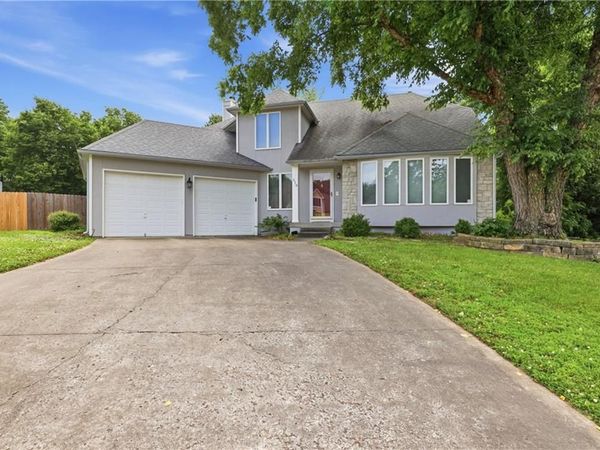 518 Edgewood Drive, Warrensburg, MO 64093