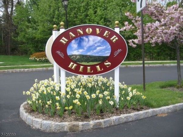 119 Vista Dr, Unit 119, Hanover, NJ 07927