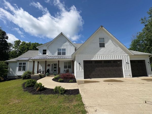 7654 Burrstone Drive SE, Caledonia, MI 49316