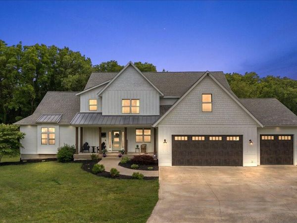 7654 Burrstone Drive SE, Caledonia, MI 49316