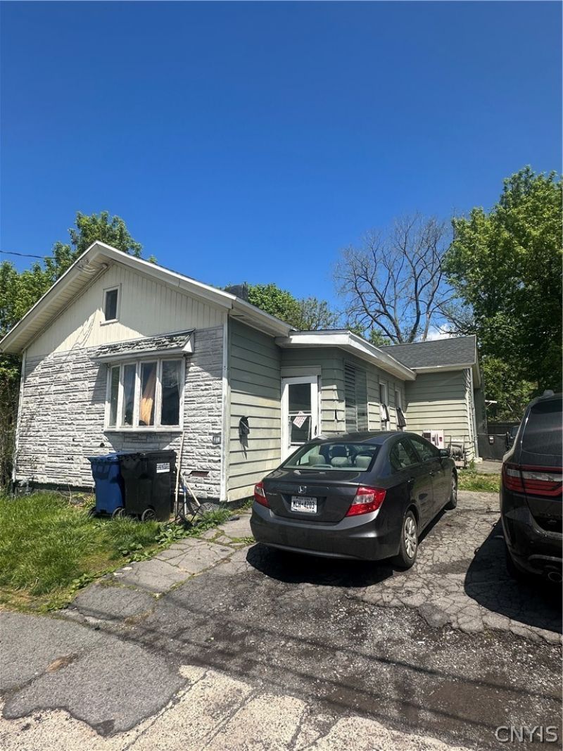 118 Schneider Street, Syracuse, NY 13203 Main Photo