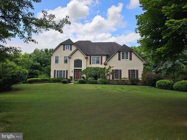 30 MELCHOR DRIVE, EASTON, PA 18042