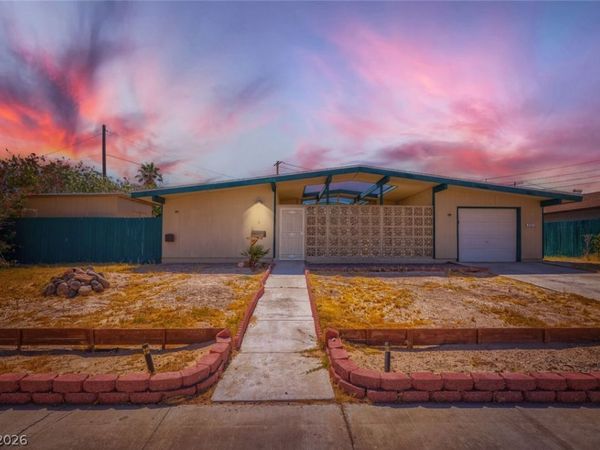 2469 Tournament Street , Las Vegas, NV 89142