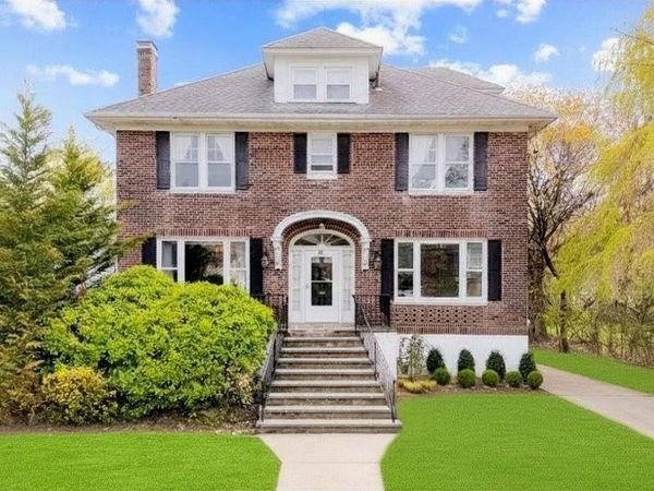 61 Margaret Avenue , Lawrence, NY 11559