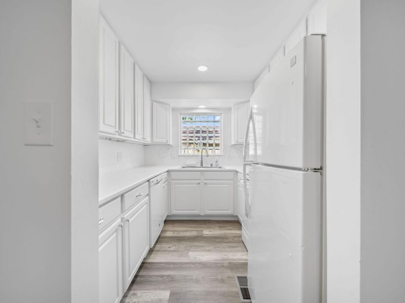 1208 Woodbrook, Unit 310, Columbus, OH 43223 Photo 3
