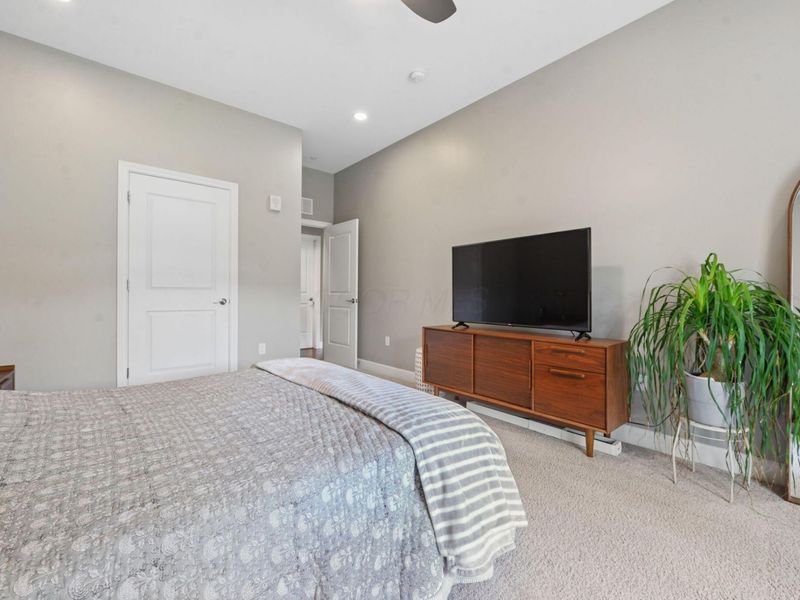 828 Bobcat Avenue, Unit 207, Columbus, OH 43212 Photo 19